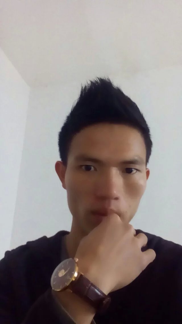 覃生的照片