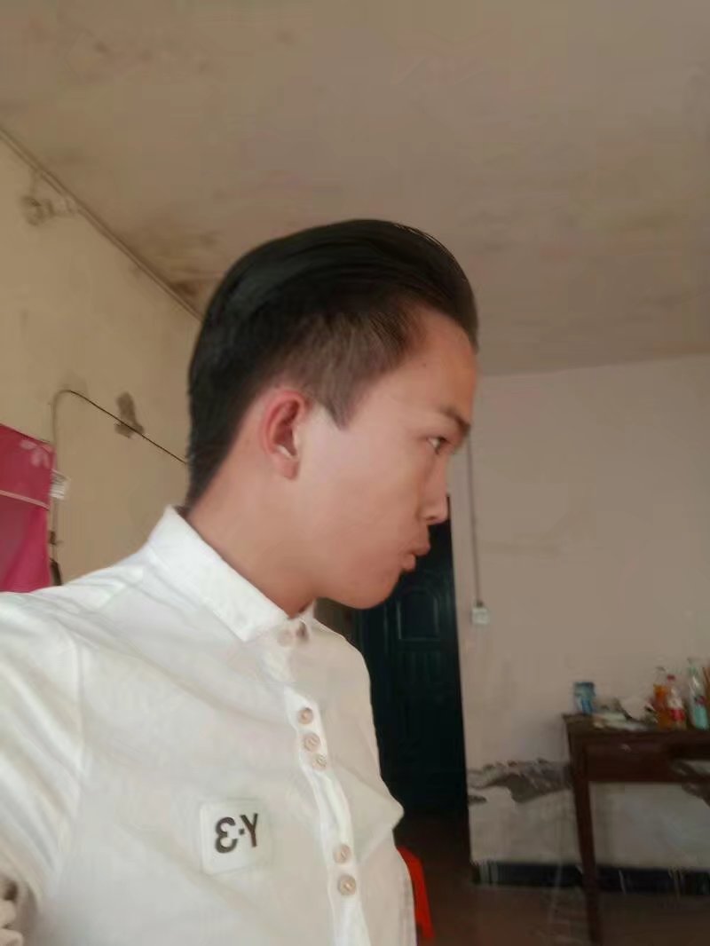 覃家继的照片